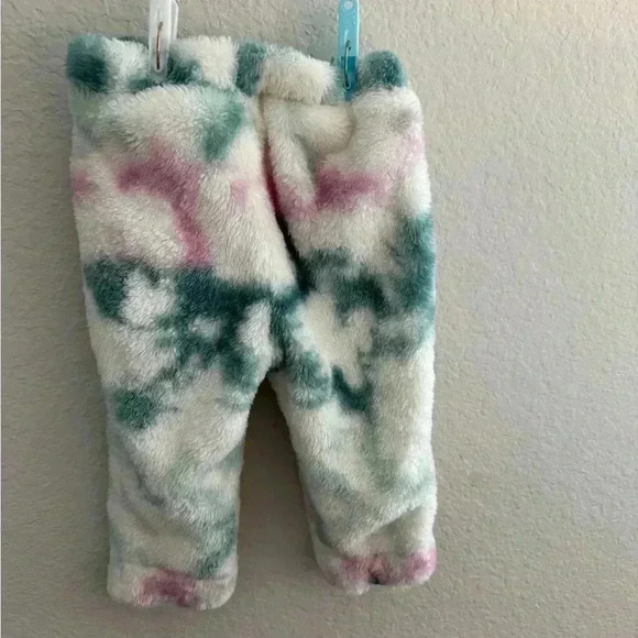 Cat & Jack Girls Tie Dye Fuzzy Fleece Lounge Outfit Set Size 12M Sherpa Winter - Picture 3 of 5